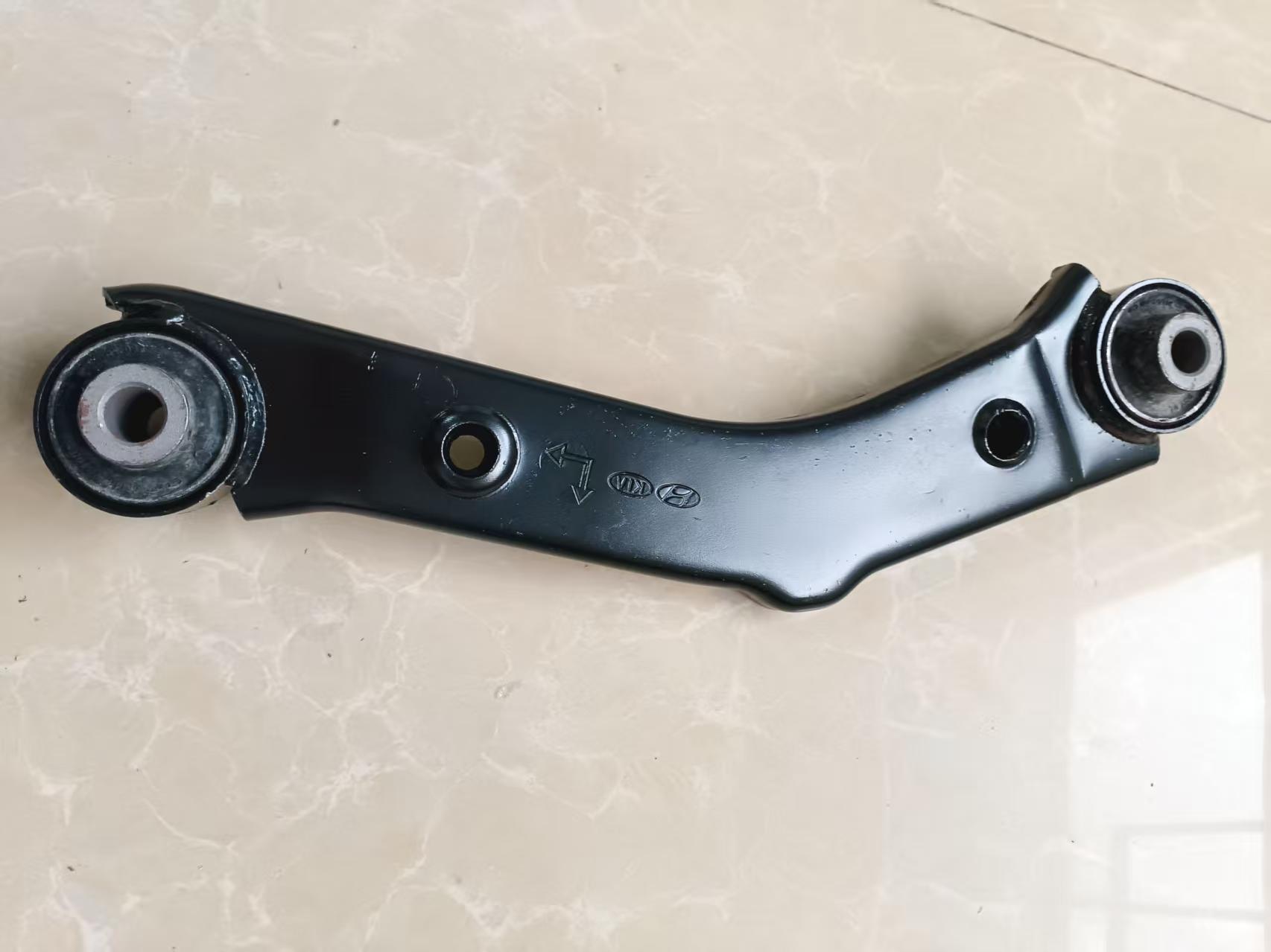 Rear Suspension Arm Control Arm 55100-2S100 For Hyundai LX35